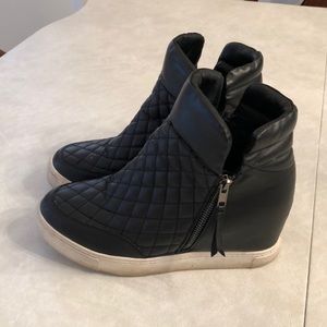 Wedge sneakers with inner zipper and outer zipper